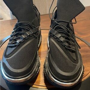 Balmain Black and Silver Athletic Shoes Sleek Performance Design